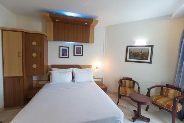 Empires Hotel 普里 外观 照片