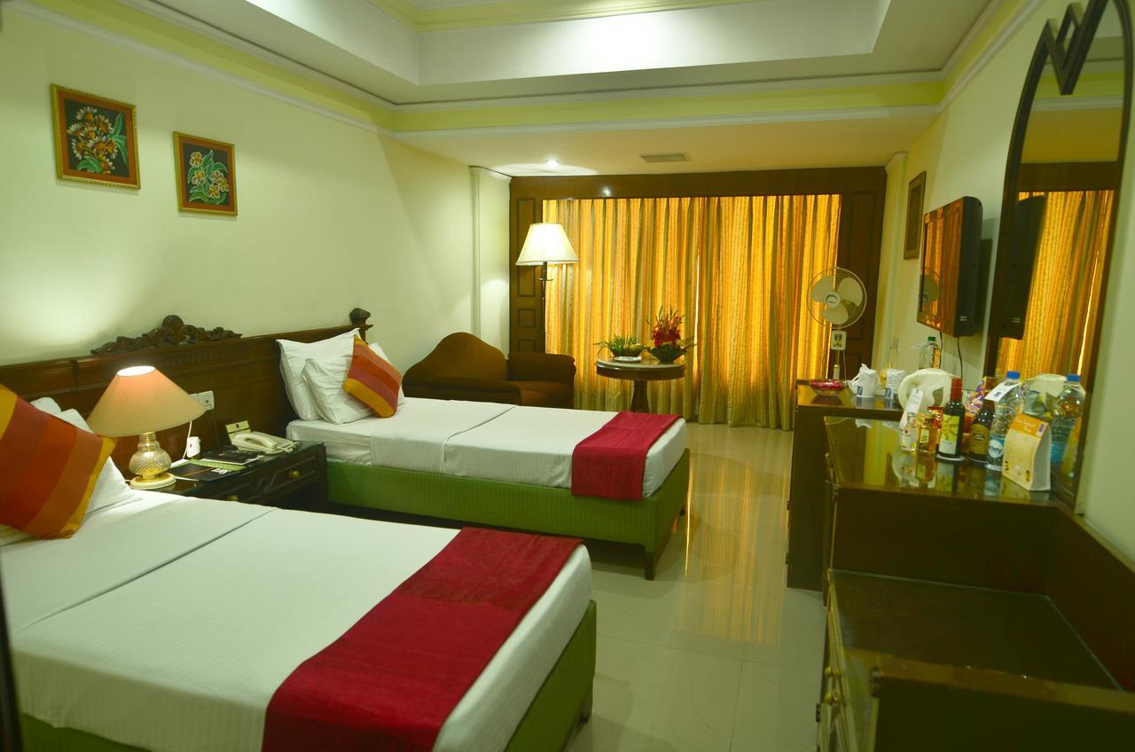Empires Hotel 普里 外观 照片